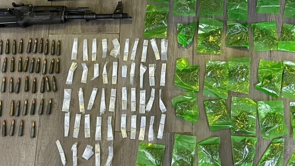 Detiene Gobierno de Sonora a personas con sustancias prohibidas y arma en Caborca